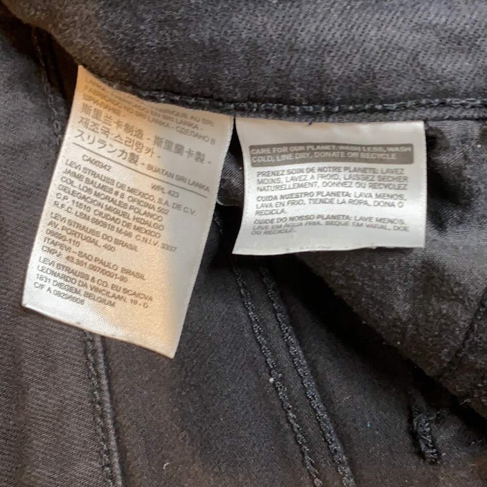 Levi’s Black Distressed Wedgie High Rise Skinny Jeans - Picture 6 of 10
